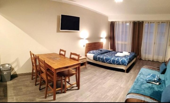 Appartements Boulevard Des Pyrenees Pau Exteriör bild