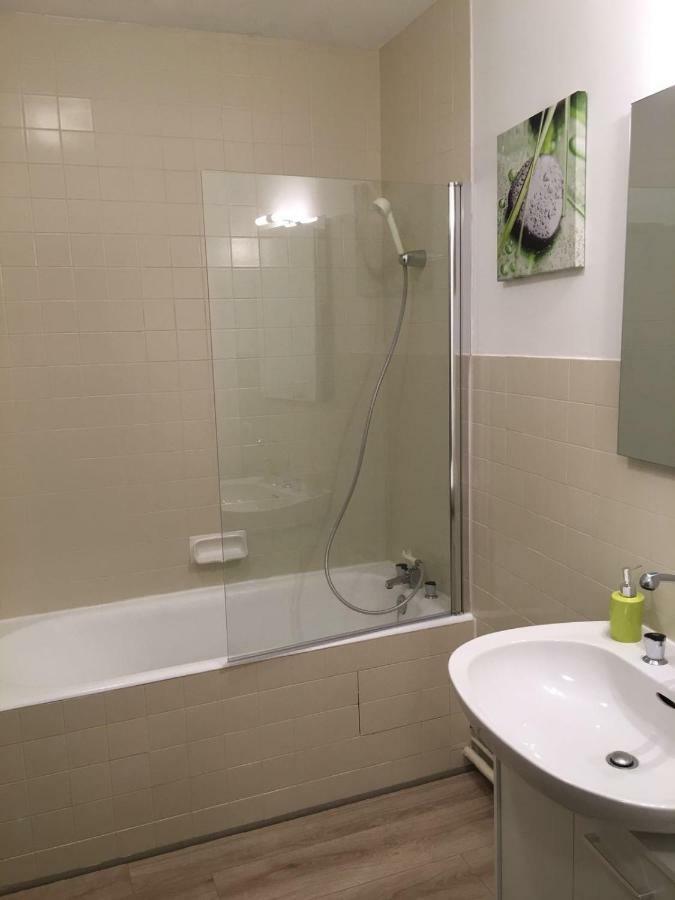 Appartements Boulevard Des Pyrenees Pau Exteriör bild