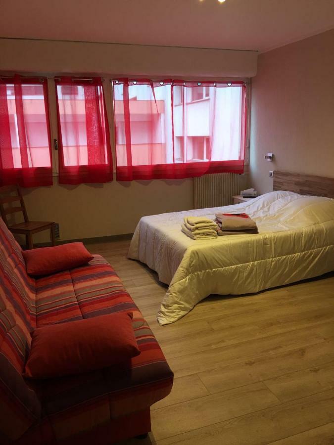 Appartements Boulevard Des Pyrenees Pau Exteriör bild